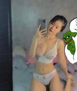 e Cẩm Lee body cực bốc  trông chỉ muốn đè xuống djt thôi