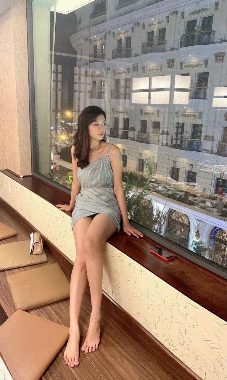 Tuyết Nhung e thư kí cực bén trong chuyến công tác e chiều a sếp hết cỡ địt bao sướng