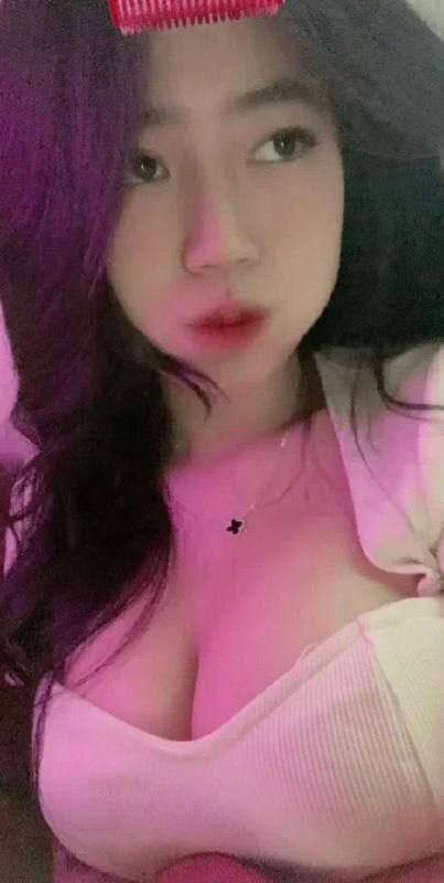 Ngọc thảo vú to đùng, đ*t lỗ đít bắn đầy nước .