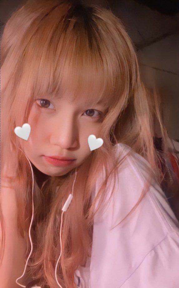 Gái xinh thường rất dăm, e này cũng ko ngoại lệ, cái víu bím hồng địt siu sướg