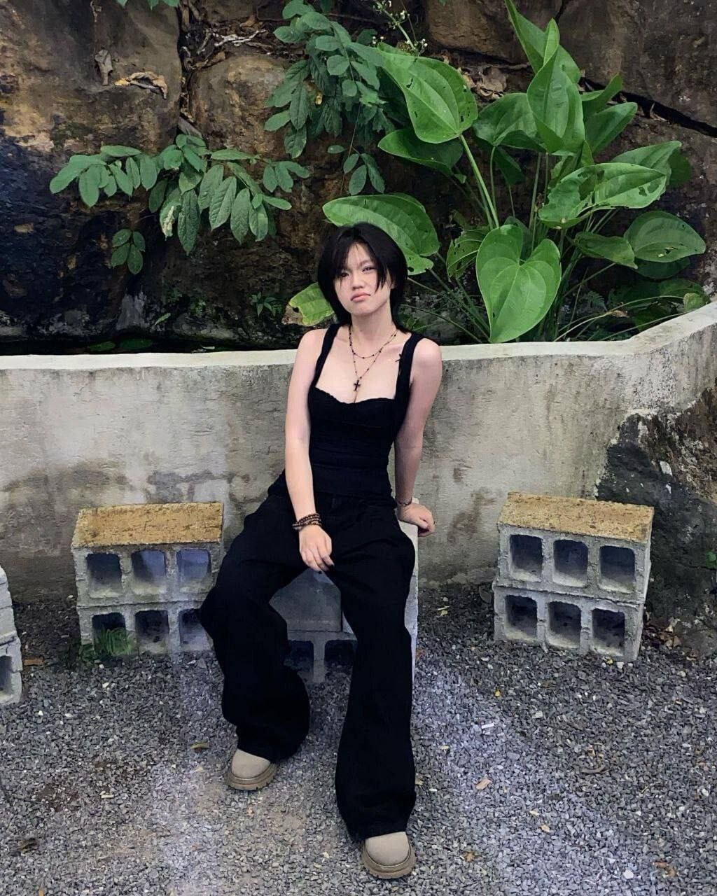 Thanh niên này kiếp trước giải cứu thế giới à